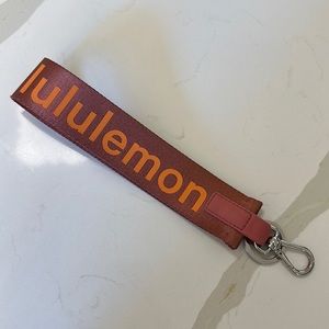 Lululemon Neverlost keychain (Brier Rose & Orange Frappe)